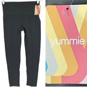 YUMMIE NWT FULL LENGTH SEAMLESS LEGGINGS HIGH RISE DARK GREY MEDIUM/LARGE